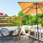 Anemoessa Mansion דירה
