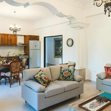 Anemoessa Mansion Apartmán *